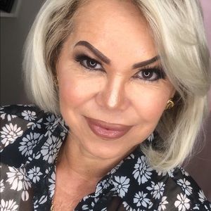 Meet your Posher, Esperanza